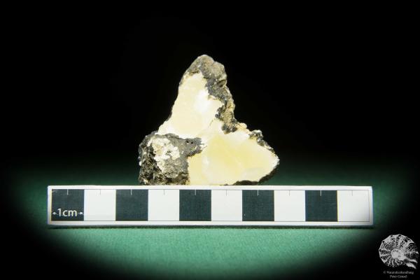 Witherit (16837) ein Mineral aus Großbritanien | Mineralien | Weltweit