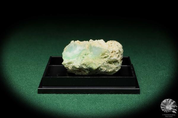 Chrysoprase (18009) a thumbnail from see pictures | Minerals | Thumbnails