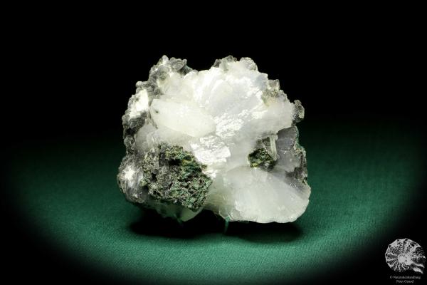 Heulandite XX (20188) a mineral from India | Minerals | Global