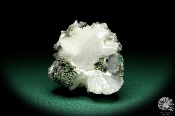 Heulandite XX (20188) a mineral from India | Minerals | Global