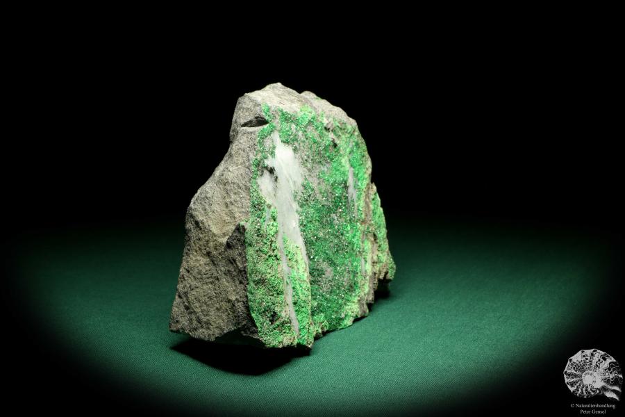 Uvarovite (19660) a mineral from Russia | Minerals | Global