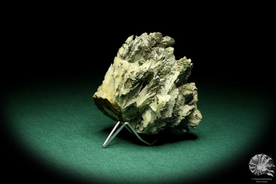 Barite XX & Pyrite XX (20232) a mineral from Romania | Minerals | Global