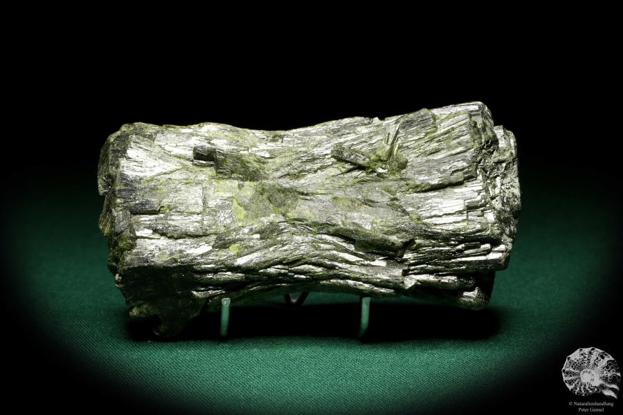 Epidote XX (20280) a mineral from Mali | Minerals | Global