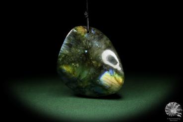 Labradorite (13160) a gem from minerals from East Africa | Nature jewelry | From Minerals