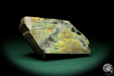 Labradorite (19983) a mineral from Canada | Minerals | Global