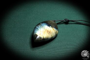 Labradorite (2520) a gem from minerals from East Africa | Nature jewelry | From Minerals